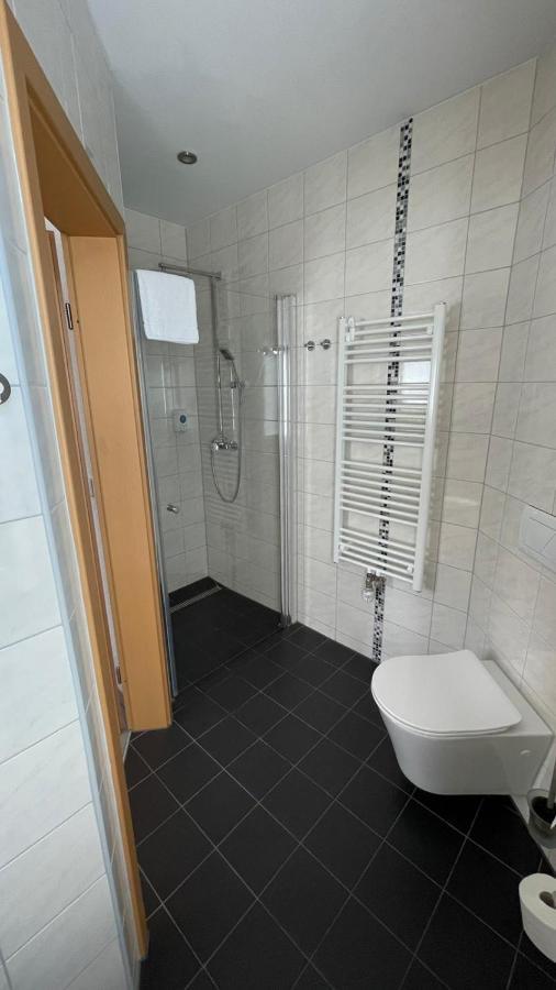 Avenue Das Gaestehaus ケムニッツ エクステリア 写真