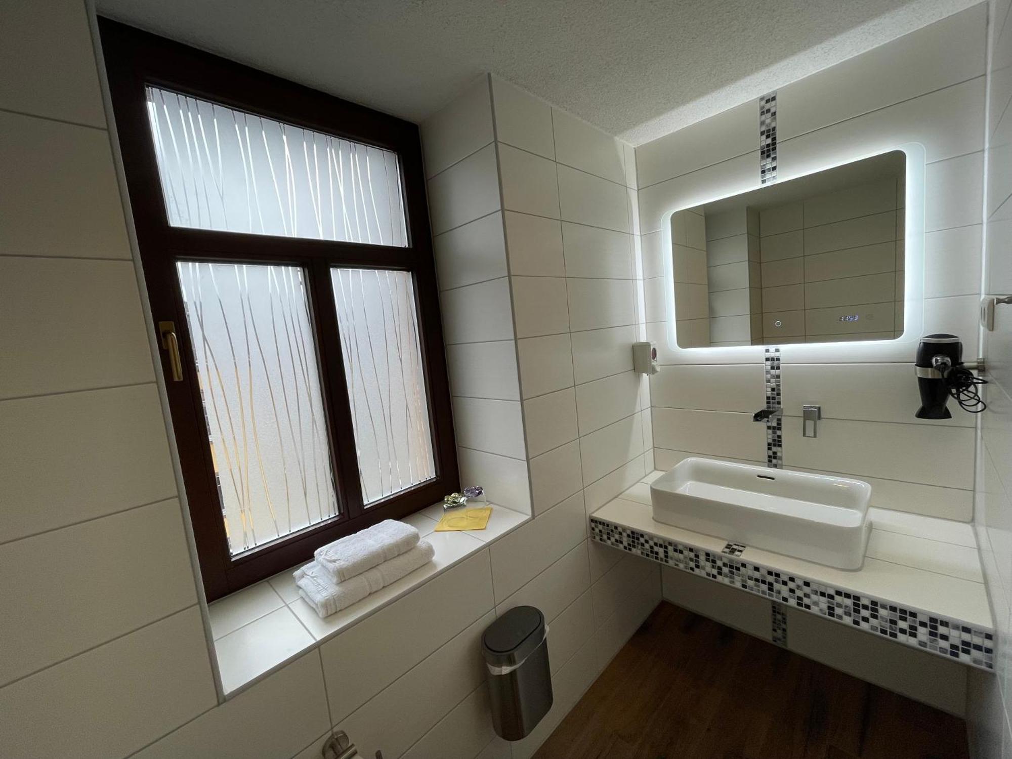 Avenue Das Gaestehaus ケムニッツ エクステリア 写真