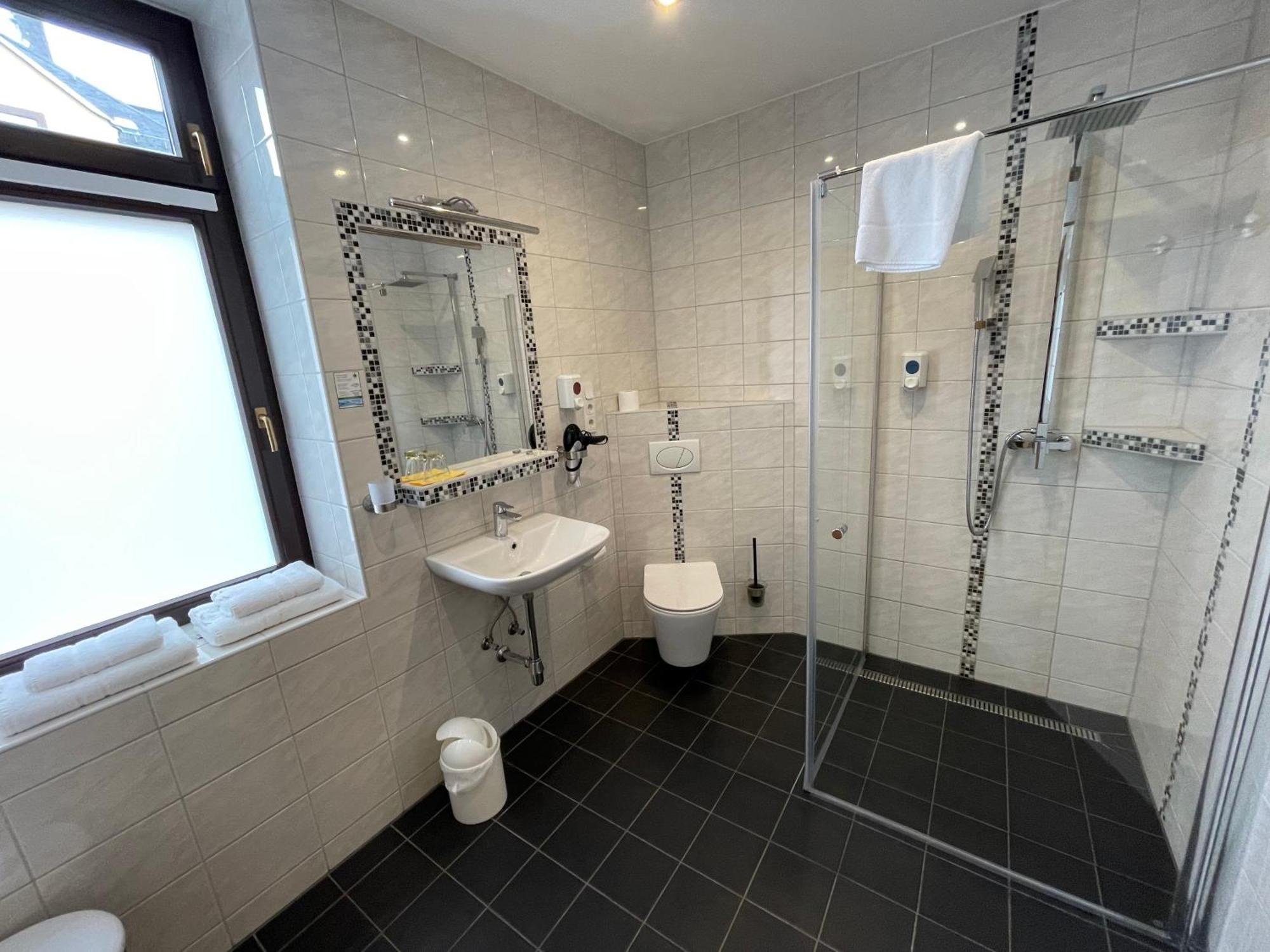 Avenue Das Gaestehaus ケムニッツ エクステリア 写真